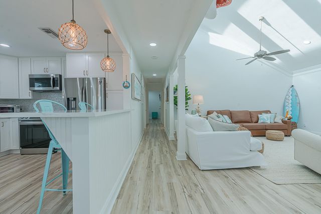 13826 Pirates Beach Boulevard, Galveston, TX 77554