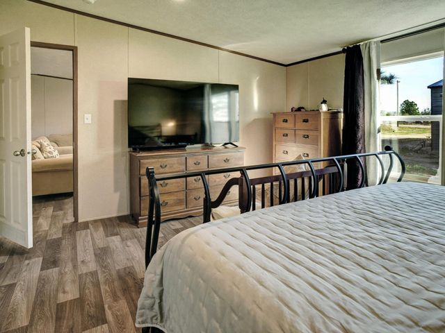 235 Pinehill DR, Bastrop, TX 78602