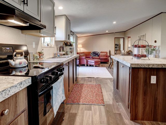 235 Pinehill DR, Bastrop, TX 78602