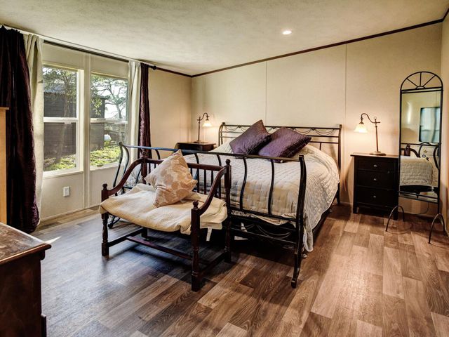 235 Pinehill DR, Bastrop, TX 78602