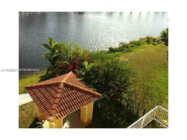 2022 NE 167th St 3-144, North Miami Beach, FL 33162