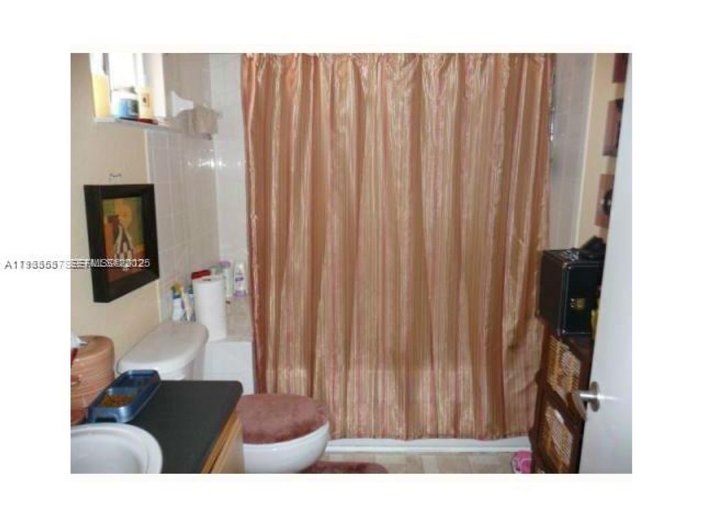 2022 NE 167th St 3-144, North Miami Beach, FL 33162