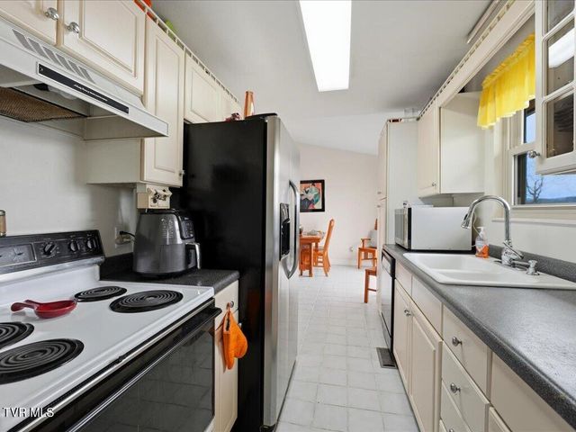 327 Bluff Village Road, Bean Station, TN 37708