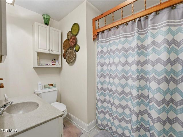 327 Bluff Village Road, Bean Station, TN 37708