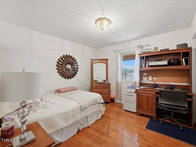 327 Bluff Village Road, Bean Station, TN 37708