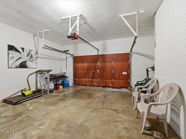 327 Bluff Village Road, Bean Station, TN 37708