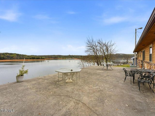 327 Bluff Village Road, Bean Station, TN 37708