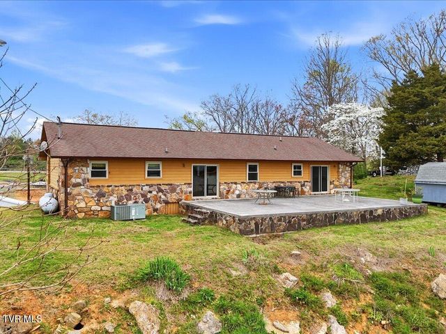 327 Bluff Village Road, Bean Station, TN 37708