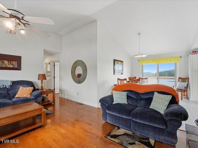 327 Bluff Village Road, Bean Station, TN 37708