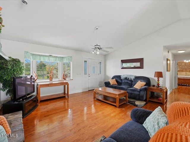 327 Bluff Village Road, Bean Station, TN 37708