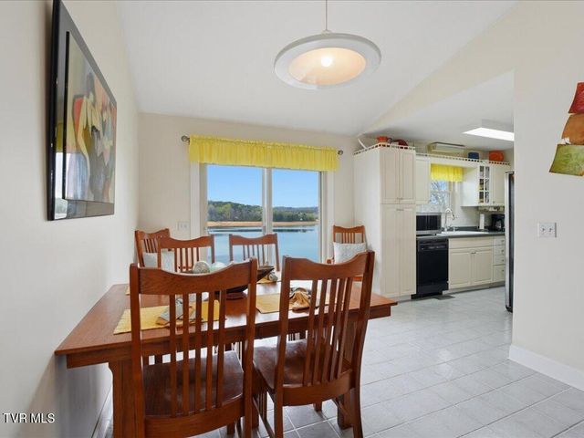 327 Bluff Village Road, Bean Station, TN 37708