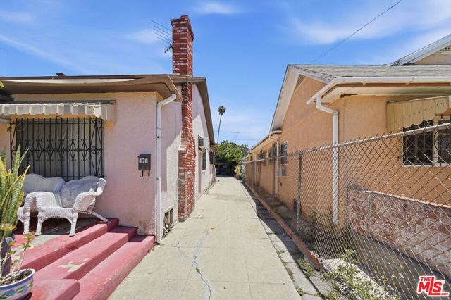 472 N Oxford Avenue, Los Angeles, CA 90004