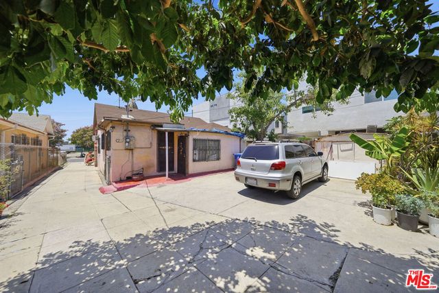 472 N Oxford Avenue, Los Angeles, CA 90004