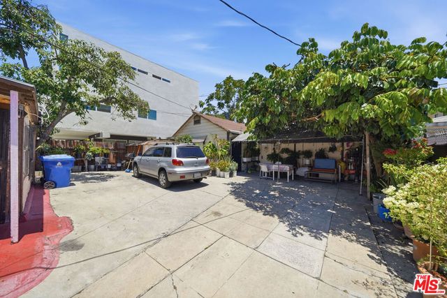 472 N Oxford Avenue, Los Angeles, CA 90004