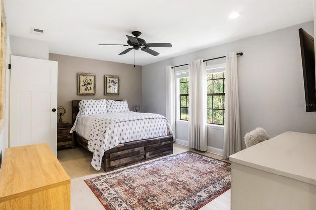 1515 BAYSHORE BOULEVARD 33, Dunedin, FL 34698