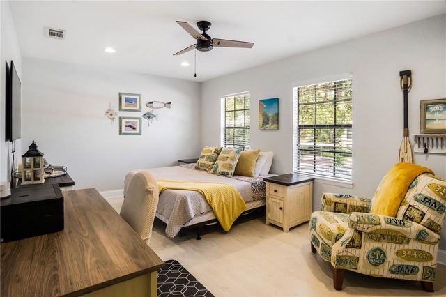 1515 BAYSHORE BOULEVARD 33, Dunedin, FL 34698