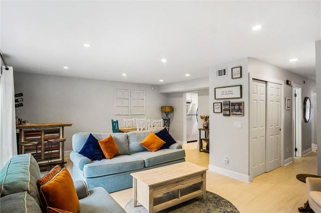 1515 BAYSHORE BOULEVARD 33, Dunedin, FL 34698