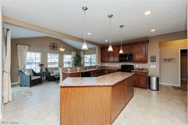 9062 Franklin Drive, North Ridgeville, OH 44039