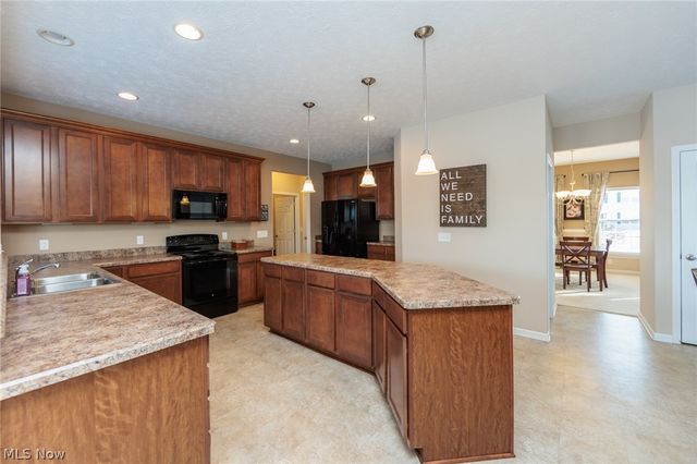 9062 Franklin Drive, North Ridgeville, OH 44039