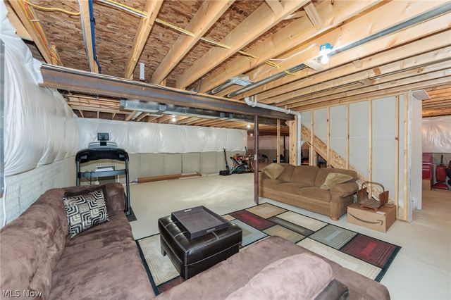 9062 Franklin Drive, North Ridgeville, OH 44039