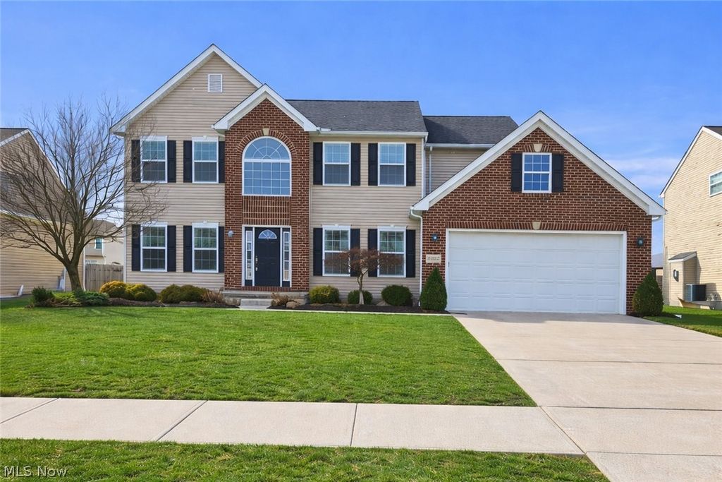 9062 Franklin Drive, North Ridgeville, OH 44039