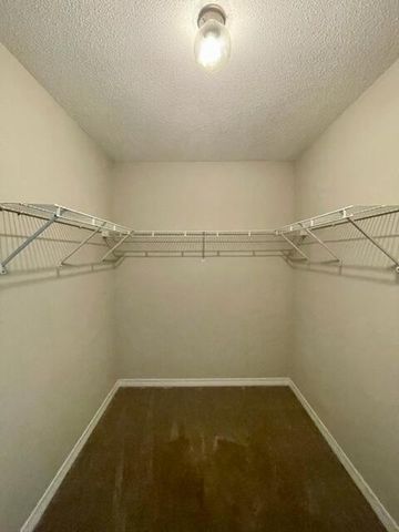 815 Boulevard De L'Orleans, Mary Esther, FL 32569