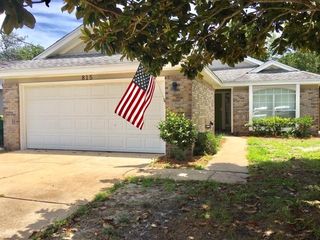 815 Boulevard De L'Orleans, Mary Esther, FL 32569