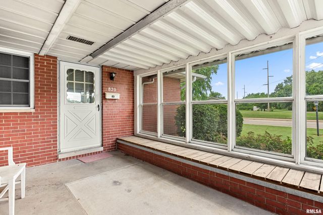 820 W TETON Drive, Peoria, IL 61614