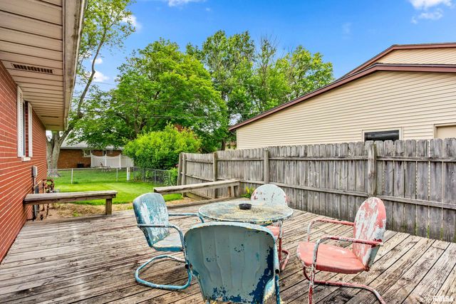 820 W TETON Drive, Peoria, IL 61614