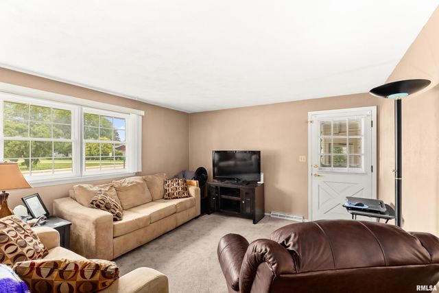 820 W TETON Drive, Peoria, IL 61614
