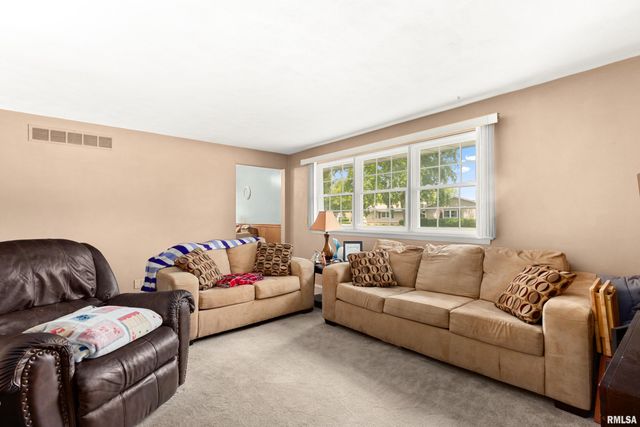 820 W TETON Drive, Peoria, IL 61614