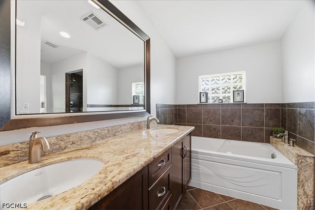 1023 El Valle AVE, Fort Myers, FL 33919