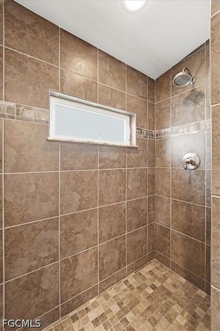 1023 El Valle AVE, Fort Myers, FL 33919