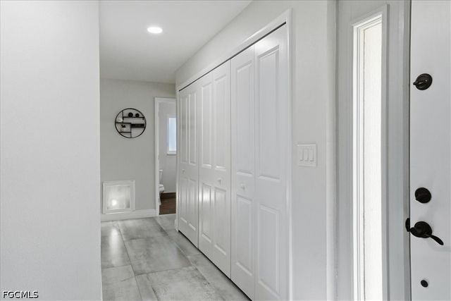 1023 El Valle AVE, Fort Myers, FL 33919