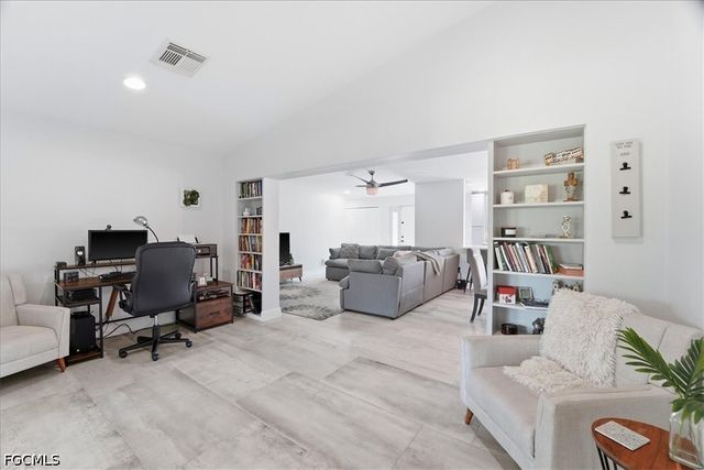 1023 El Valle AVE, Fort Myers, FL 33919