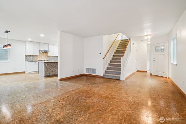 23918 SE 5th Street, Sammamish, WA 98074