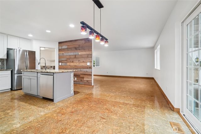 23918 SE 5th Street, Sammamish, WA 98074