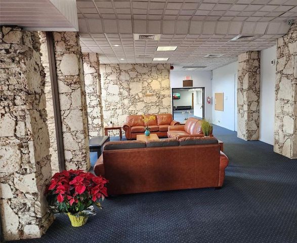 3150 Holiday Springs Boulevard 302, Margate, FL 33063