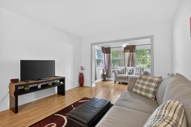 3150 Holiday Springs Boulevard 302, Margate, FL 33063