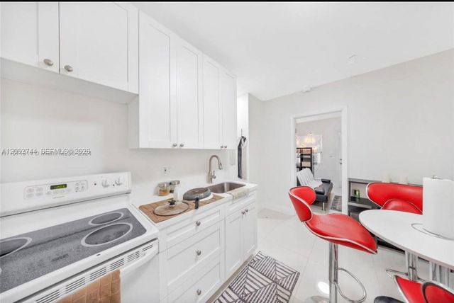 669 NW 28th Street 6, Miami, FL 33127