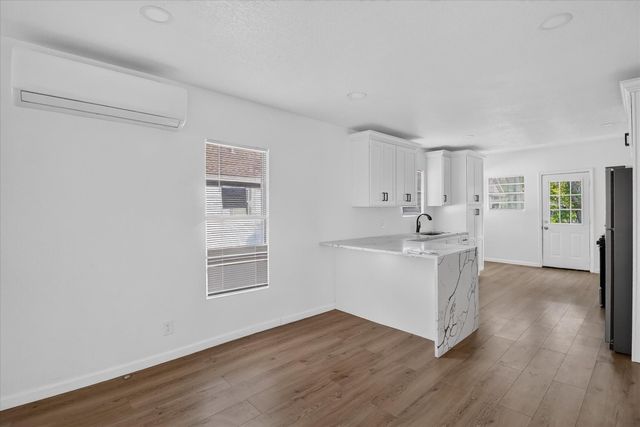 320 E Murrill Street, Baytown, TX 77520