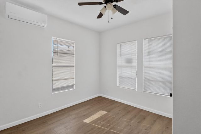 320 E Murrill Street, Baytown, TX 77520