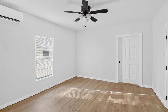 320 E Murrill Street, Baytown, TX 77520