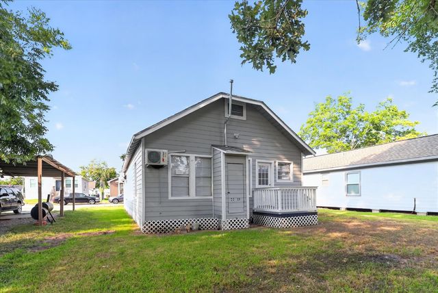 320 E Murrill Street, Baytown, TX 77520