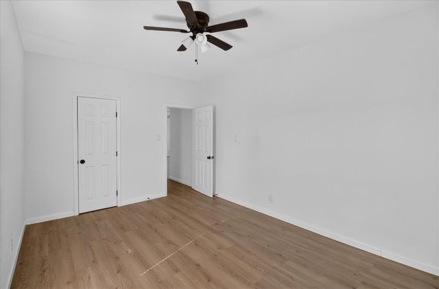 320 E Murrill Street, Baytown, TX 77520