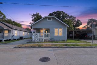 320 E Murrill Street, Baytown, TX 77520