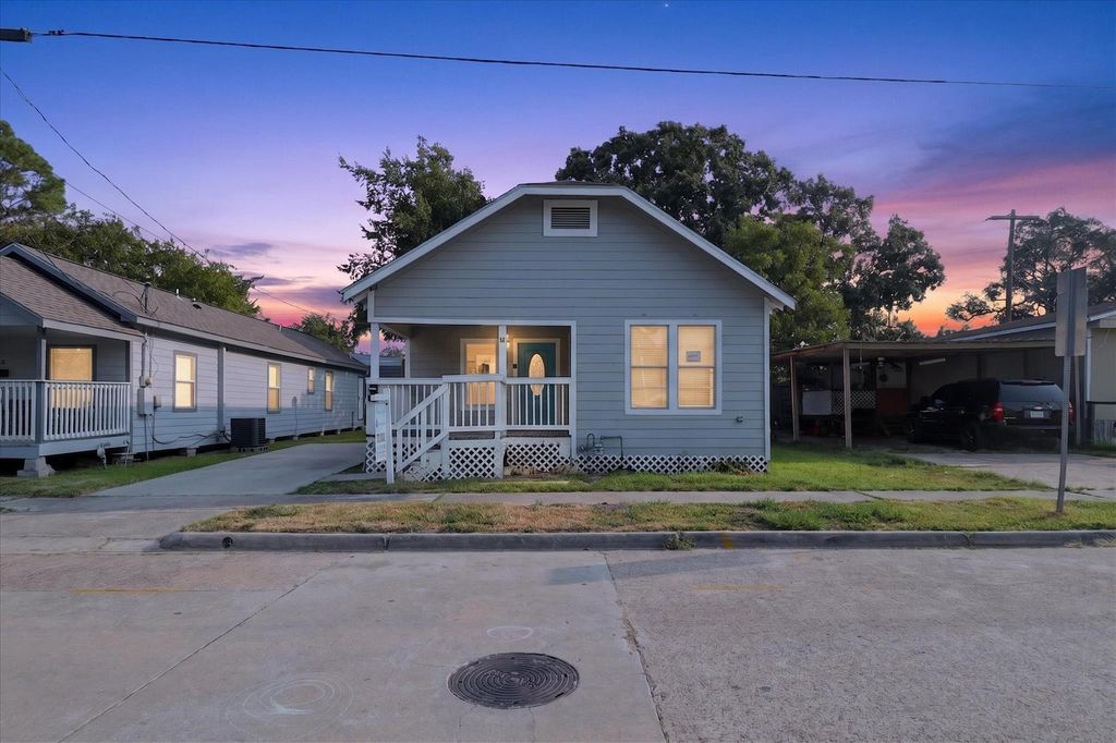 320 E Murrill Street, Baytown, TX 77520