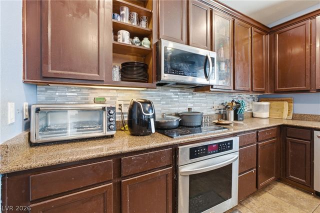 8051 Maple Park Street, Las Vegas, NV 89131