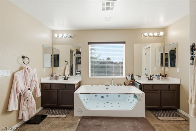 8051 Maple Park Street, Las Vegas, NV 89131