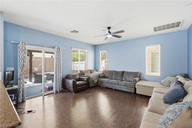 8051 Maple Park Street, Las Vegas, NV 89131